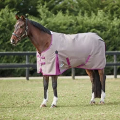 WeatherBeeta ComFiTec Essential Lite Plus 50g Standard Neck 28 WeatherBeeta ComFiTec Essential Lite Plus 50g Standard Neck -Online Equestrian Supplies 1000421000 darkgreyorchid wb cft ess stn lite plus image hero null 2 5 jpg