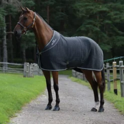 Weatherbeeta Thermocell Cooler Standard Neck 30 Weatherbeeta Thermocell Cooler Standard Neck -Online Equestrian Supplies 1006210000 darkgreywhite wb thrmcl std image hero null 2 jpg