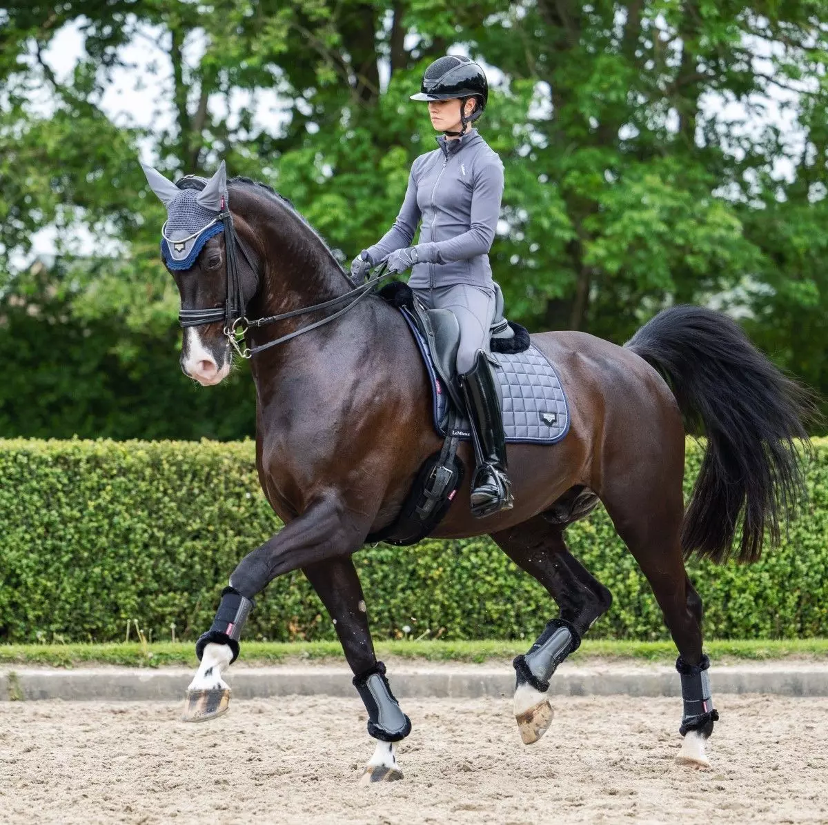 LeMieux Fleece Edge Mesh Brushing Boot 18 LeMieux Fleece Edge Mesh Brushing Boot - Image 18