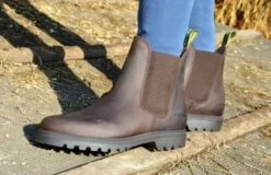 Tuffa Clydesdale Yard Boots Brown 39 Tuffa Clydesdale Yard Boots Brown -Online Equestrian Supplies clydesdale brown 4 1 11 jpg