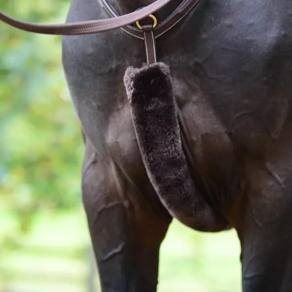 Kentucky Horsewear Kentucky Sheepskin Breastplate Cover 1 Kentucky Horsewear Kentucky Sheepskin Breastplate Cover